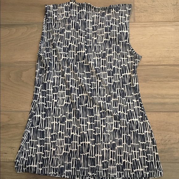 NWT Banana Republic Draped Neck Sleeveless Shirt - Picture 3 of 4